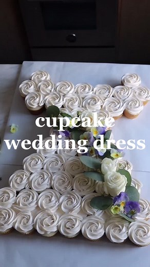 Cupcake wedding dress tutorial 👰‍♀️ #cupcakes #fyp #bakingtips #weddingtiktok