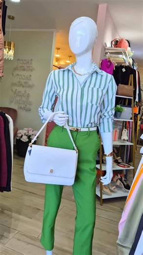 Actual y Moderna Boutique on Instagram: "¡Tan sólo 5 ideas! Son perfectas para asistir con los colores de tu partido apoyado. Sin embargo podrías únicamente ir cómoda. Lo realmente importante es asistir a las urnas este 1ero de febrero. . VOTA! VOTA! 🇨🇷"