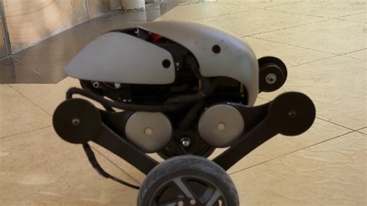 当轮子遇上双足，轮足合一，它重新定义了“移动”的艺术！#XSTO小神童创新 #具身移动科技登场 #中国智造 #双足机器人