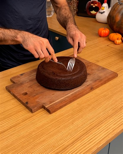 Evil Scarecrow Cake! It's spooky how yummy it is 😆🎃🎂 | Chefclub Network