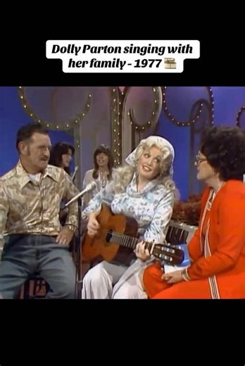 Dolly Parton Singing With Family - 1977 Retro Vibes