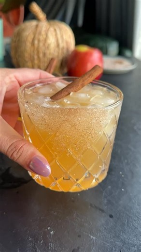 Kelsey Preciado | Maple Apple Bourbon Sprtiz! Still deciding on cocktails for Thanksgiving? This is alway a winner! Recipe is below or you can comment... | Instagram