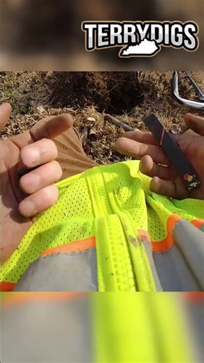 This is a car emblem from early 2000s #metaldetecting #finds #metaldetecting #search #aa23 #treasure