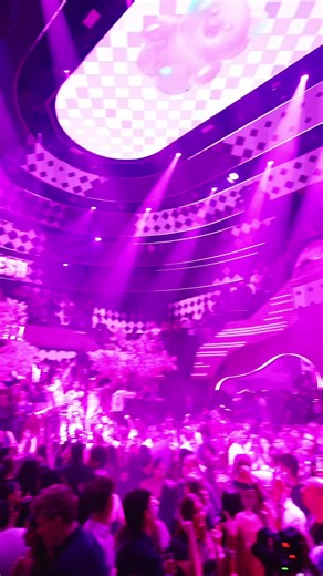 🌸 LA NOCHE MÁS LINDA DEL MUNDO EN FITZ 🌸 Inolvidable lo de ayer. Gracias por la energía 🧸 @BRESH ¡Nos vemos en la próxima! 💖 #FITZ #Bresh #Madrid #Nightlife