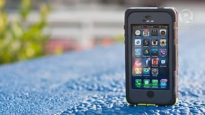 TechRap: Otterbox Armor 'confidence test'