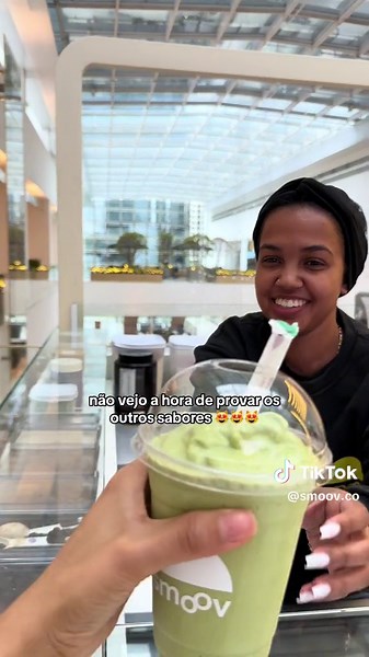 Descubra os deliciosos smoothies da Smoov