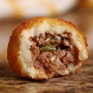 Porto's Bakery is coming to you!