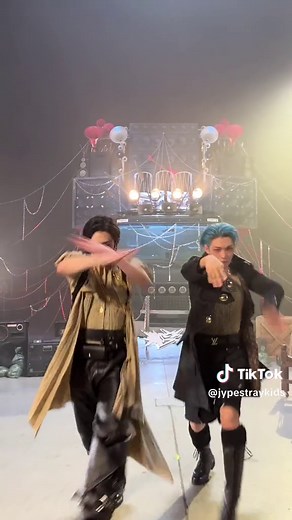 Just feel the rock🥁🎶 #락 #樂 #LALALALA #락챌린지 #LALALALA_Challenge #StrayKids #스트레이키즈 #현진 #필릭스 #Hyunjin #Felix #樂_STAR #ROCK_STAR 2023.11.10 FRI 2PM (KST) | 0AM (ET)