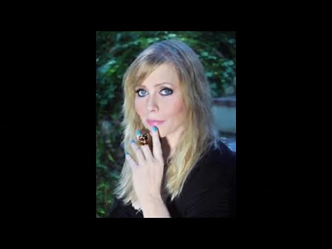 BEBE BUELL REMINISCES ABOUT JIMMY PAGE