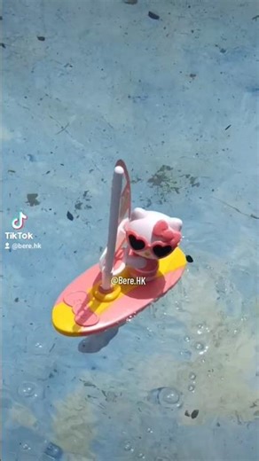 Hello Kitty remote control windsurfer 🧡💛✨