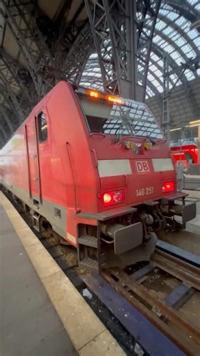 Good old DB 146 at Frankfurt am main #train #transport #germany #frankfurt