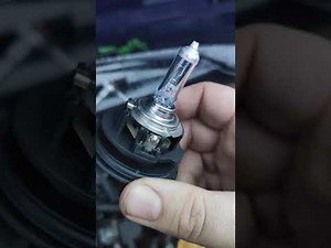How to replace the headlight bulb on the Opel Meriva