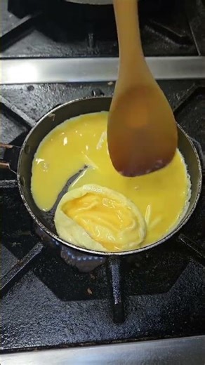 Cooking egg fast #cooking #shorts #egg