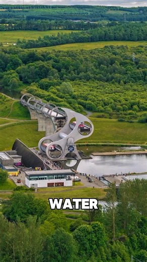 This Machine Lifts Boats Like a Giant Wheel 😳