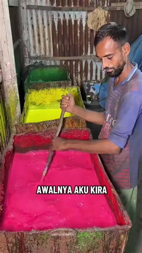 Proses Membuat Stik Balon Mainan dari Stik Warna‑Warni
