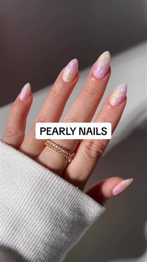Spring-Inspired Pearlescent Nails for Your Next Mani
