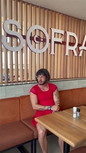 Minha Mãe descobrindo que a Tupperware vai falir 😂 #humor