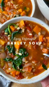 Vegetable Barley Soup This one-pot vegetable barley soup is easy to make in 40 minutes for a weeknight dinner or is great for meal prep. Cozy, comforting and nutritious! You can comment “recipe” and I’ll send it to you, Google “running on real food barley soup” or find it at: https://runningonrealfood.com/vegan-vegetable-barley-soup/ Enjoy!! -Deryn | Running on Real Food