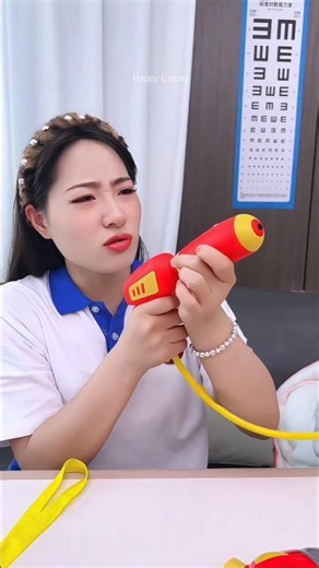 Dad Water Gun Failed Too... Then Big Sister Solved the Mystery