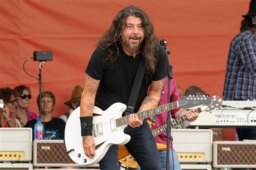 Dave Grohl recalls offending idol David Bowie