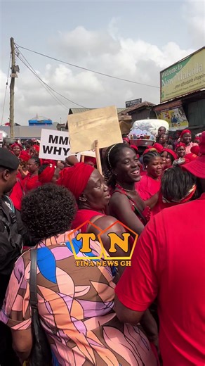 Live updates: Traders at Makola No. 2 Market have staged a protest against market management over what they describe as excessive rent charges. They are also preparing to submit a petition to President John Dramani Mahama at Jubilee House. #fyp #trending #viral #viralvideo