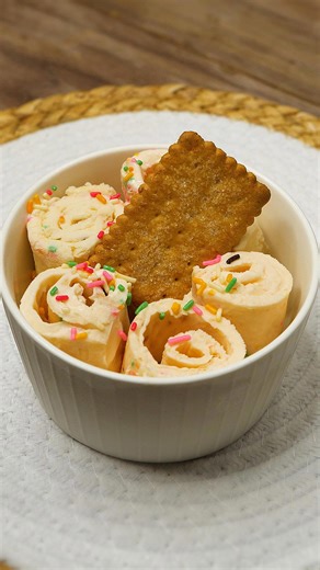 【生クリームと練乳でロールアイス♡】混ぜて冷やして巻くだけ！おうちで夢のおしゃれアイス / Ice Cream Rolls