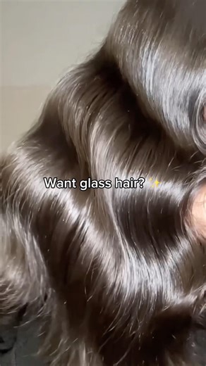 Want glass hair? ✨ Pallure’s Intense Bond + Glow Up Oil Mist