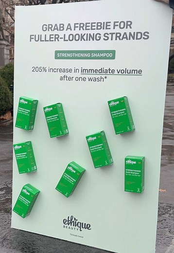 No hearts being given away this Christmas - just Strength! 💪💚 We hit the NYC streets for a little giveaway action with our NEW Strengthening Shampoo. Be sure to grab yours for stronger, fuller-looking hair! 🫧 #hairloss #thinninghair #scalpcare #hairtok #shampoo