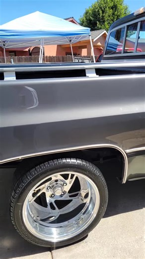 Gray Truck: The Story Behind the Viral 'La Camioneta Gris'