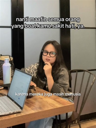 jangan buat orang lain sama pertanyaan kamu, ya..
