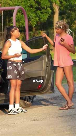 Stealing Money From Strangers Using Apple Pay!