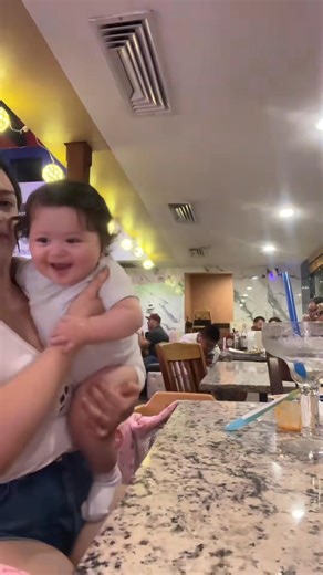 20K views · 2.1K reactions | Late post but Friday night with family  ... #twinmom #julietteandgianna | Luuk-Steen | Facebook