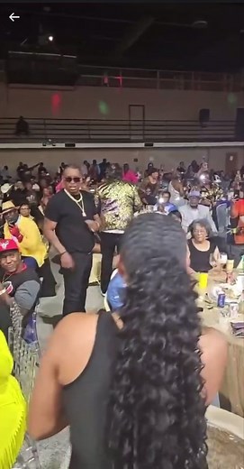 OMG...Sir Charles Jones and his daughter singing his hit single "Anybody Lonely". She can blow just like him 🎤 SIR Charles Jones | Keeping It Real with 1st Lady Trucker