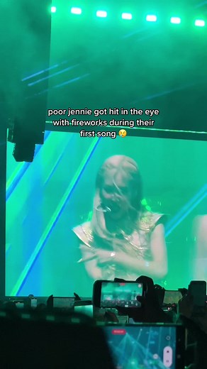 Jennie Fireworks Accident at Blackpink Concert - Eyewitness Footage