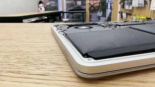 24 reactions | 【MacBook Pro 13吋 電池膨脹】 MacBook系列更換電池 ☞免預約 ☞免重置...