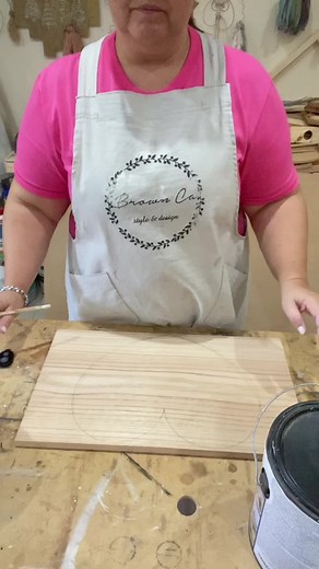 ¡PARA VOS! 💕 por una #causapoderosa . . Mirá este #reels y #hacelovosmisma. 💪. . Yo tenía un recorte de #paraíso pero vos, #usá la #madera que tengas! 😊. . Usé los #vinilos de @camilatiendadelaminas que son una 💣 y #protegí todo el #proyecto con acabado mate “ultra cover x 2” de @rustoleumla @rustoleum ❤️❤️ en aerosol ( de paso… acordate de guardar los piquitos cuando se te acaben🤣😂). . GUARDÁ Y COMPARTÍ este #r#reel😉 . ¿Y? ¿ te gustó? CONTAME 😍😍 . #u#unacausapoderosam#mamografiao#octub