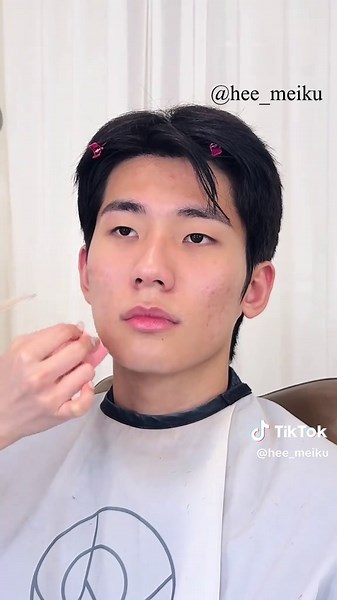 남자 메이크업 튜토리얼: 닮지 않은 모습