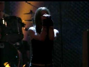 Avril Lavigne - Fuel live