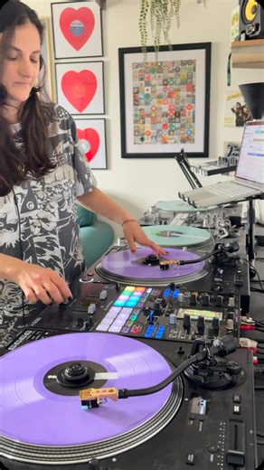 Annalyze on Instagram: "Freestyle bumps on this hump day 🐫"