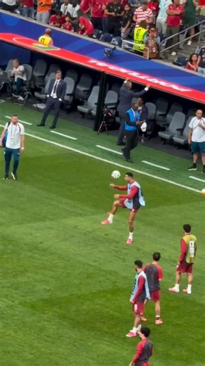 Ronaldo Unbelievable Ball Control live #ronaldo #footballskills #fifaworldcup