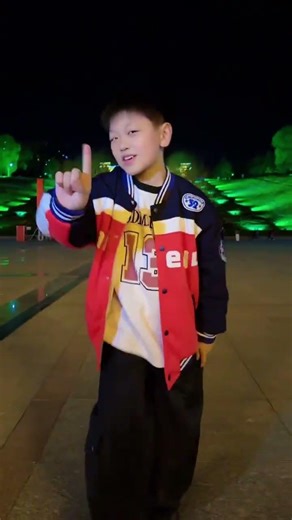 是谁要的locking版大城小爱…来喽来喽😄#大城小爱 #抖音热门舞蹈 #阳光男孩