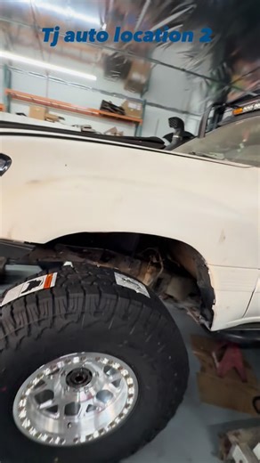 TJ Auto | @Isksuspension +4.5” long travel @prospeedroofrack roof rack, external molle panels @demellooffroad front bumper @coastal.offroad rear... | Instagram