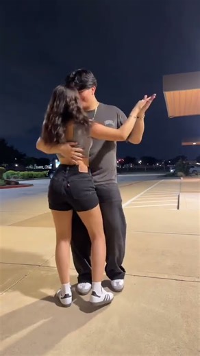 #bailandocumbia #alexcuyua #dimequemequieres #musicatropicalbailable #suscribiteparamasvideos