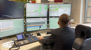 63 reactions | Die Hallesche Verkehrs-AG hat umgebaut – die neue Verkehrsleitstelle, die Schaltzentrale der Verkehrsorganisation und -information für den #ÖPNV in #HalleSaale geht in Betrieb und folgt damit der Digitalisierungsstrategie der SWH. www.swh.de/stadtwerke/medien/presse/pressemitteilungen?id=71176 | Stadtwerke Halle | Facebook