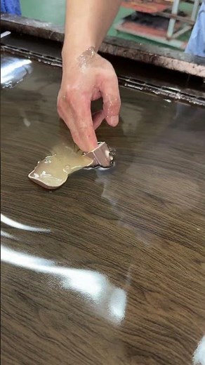 Wood grain water transfer printing process is to print the wood grain pattern on the transfer film