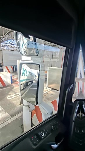 first time going to england eurotunnel from france to england with the truck on a train #eurotunnel #eurotunnelfreight #france #england #trucker