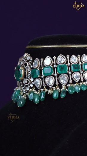✨ Lab Polki Choker — 75g of Regal Elegance with a Modern Touch! 👑💎 Make a bold yet graceful statement with our 75g Lab Polki Choker, crafted to reflect the timeless beauty of polki jewellery with the brilliance of modern lab-crafted stones. Perfect for bridal wear, weddings, and grand festive occasions, this choker blends heritage charm with contemporary sophistication. ✨ A conscious choice for luxurious styling — exclusively at Vibha Jewellers. 💛 📍 Vibha Jewellers, Rai Durg, Hyderabad ⏰ Sto