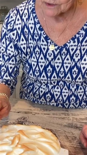 The short video of Microwave Banana Pudding. I'll put the written recipe and longer video below. | Mama Sue’s Southern Kitchen