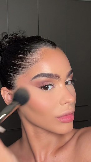 Burgundy Makeup Ideas for a Stunning Look