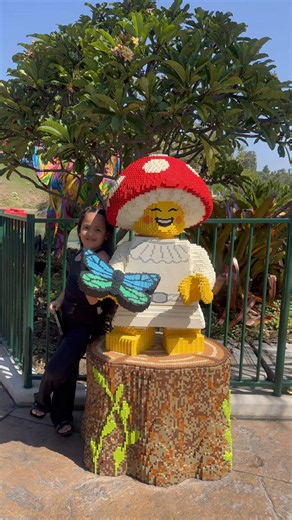 🎢🧱 Family fun at LEGOLAND! 💛 So many fun rides, attractions, and things to see! Perfect for a family day full of memories. 🥰✨ 📍LEGOLAND California 🎟️ Check out the details and plan your visit! #LEGOLANDCalifornia #LEGOLAND #FamilyDay #FamilyFun #California